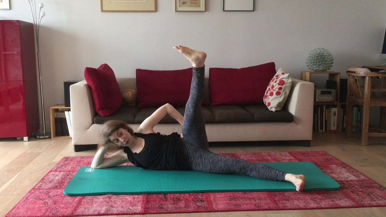 Pilates : Exploration des kicks sur le côté