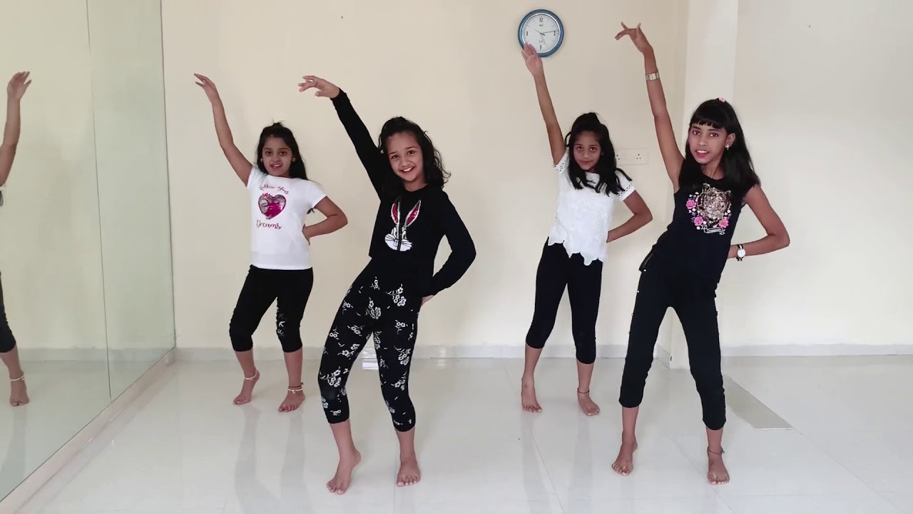 #burjkhalifa#bollywood#kidsbollywooddance#basicchoreo#bollywoodsong#thirak#keepdancing#💃🏼