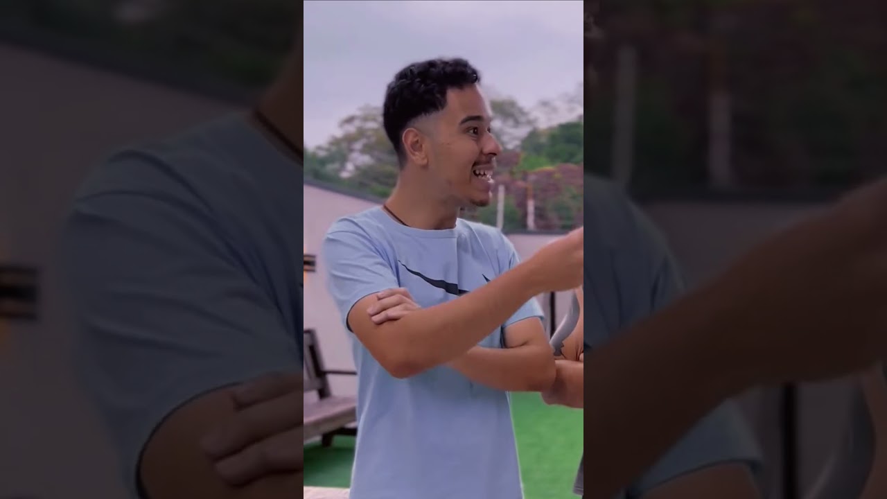 Tio acaba de conhecer a sobrinha e o pai acha normal ele pedir para ela ir no seu colo.