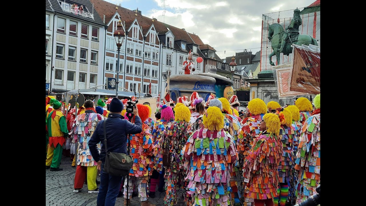 11.11. 2023 Düsseldorf - Start in Carnival Season. Hoppeditz erwachen, Hermes und Band, andere.