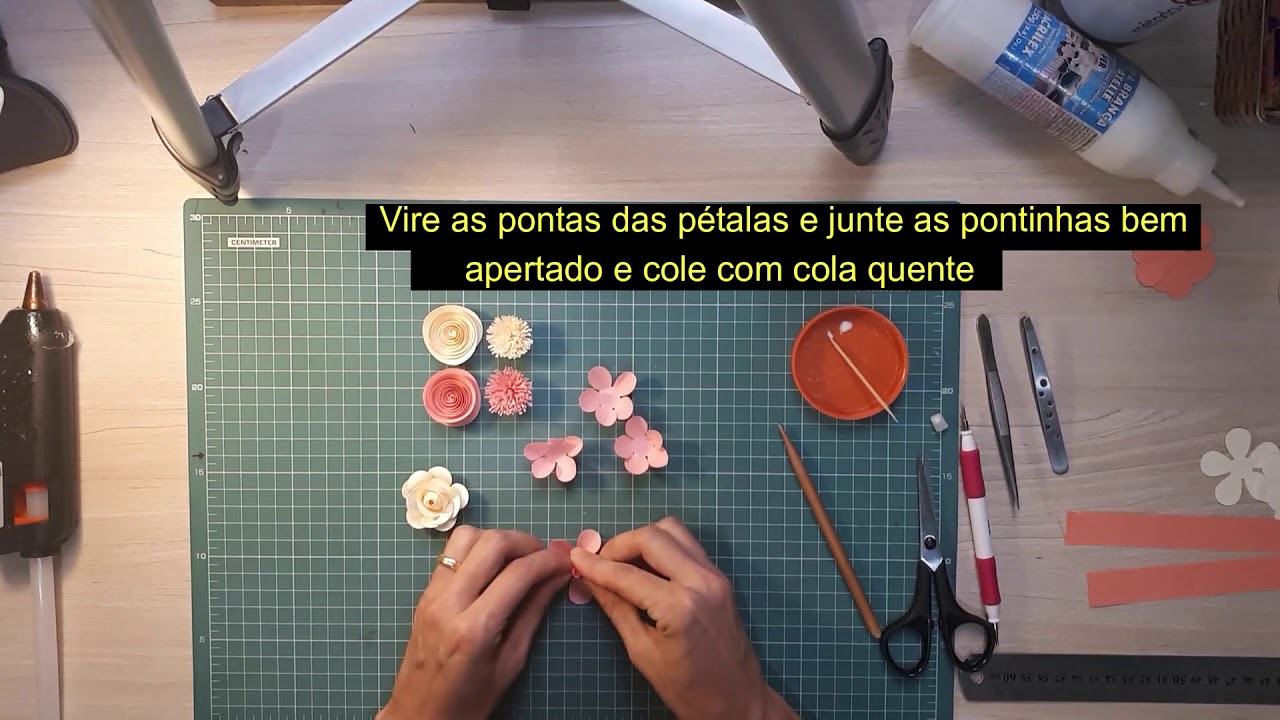 Como Fazer Flor de Papel Bem F&aacute;cil | por Fabinarte