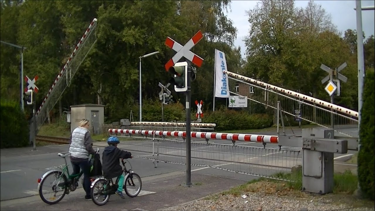 Spoorwegovergang Gronau (D) // Railroad crossing // Bahnübergang