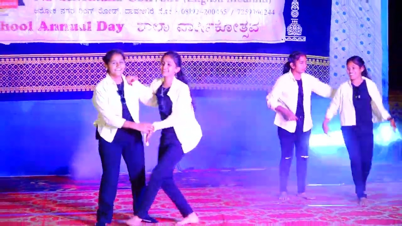 10TH GIRLS KANNADA REMIX SONG ANNUAL DAY CELEBRATION 2025-26 NAVACHETANA CONVENT