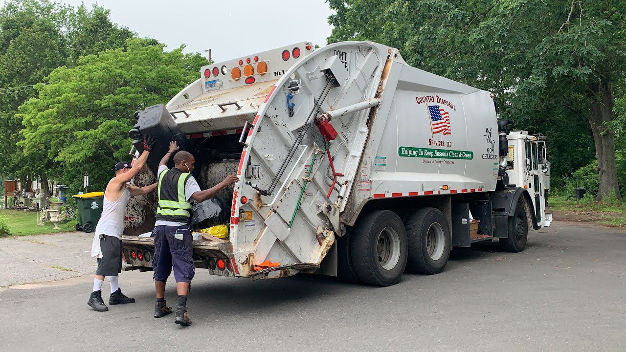 Ex-DSNY Mcneilus RL Garbage Truck Packing Extremely Heavy Apartment Trash