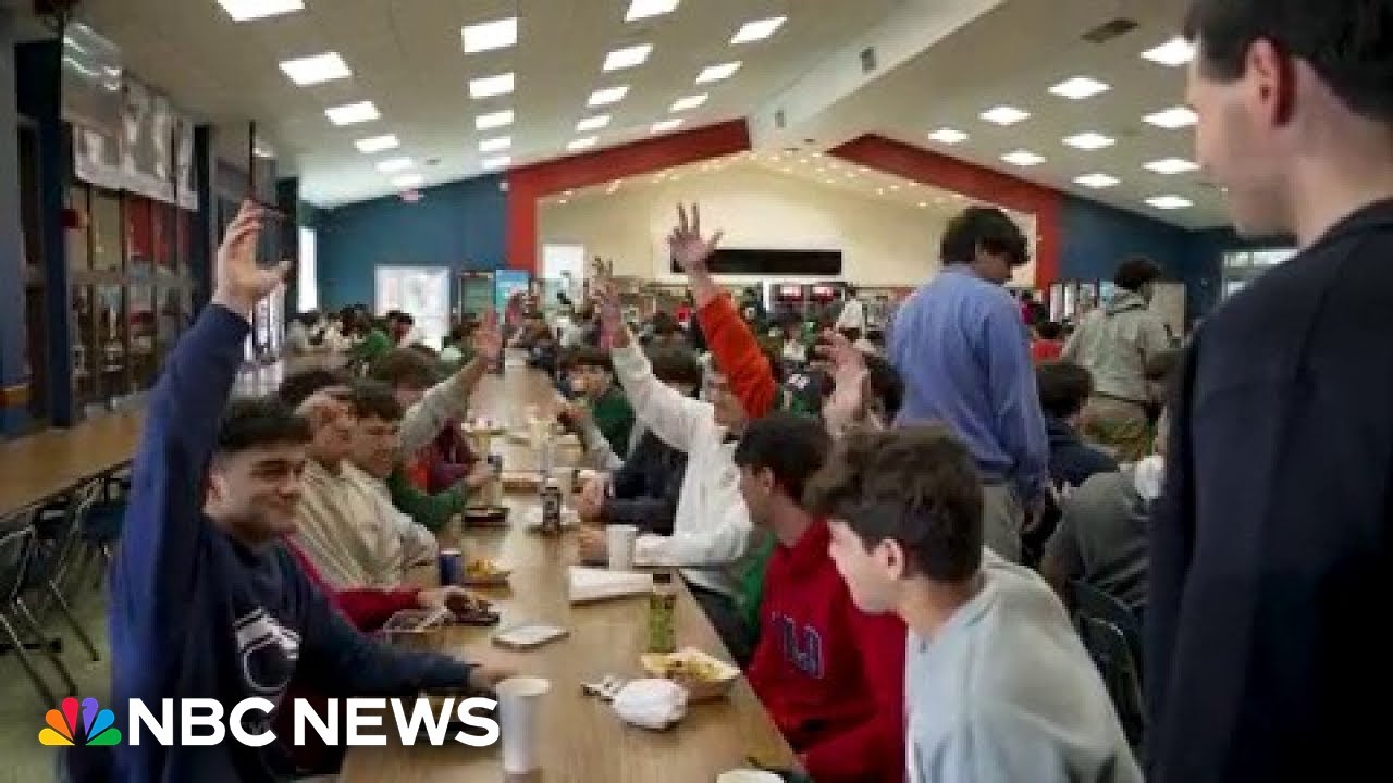 This Miami high school is torn over which team to root for in college football championship