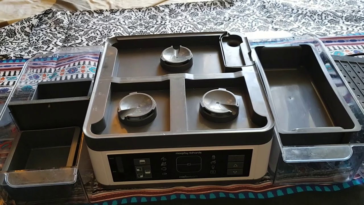 Morphy Richards White and Grey Intellisteam Steamer