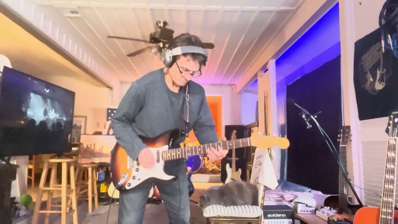 tommy rocks on, with his Stratocaster🎸