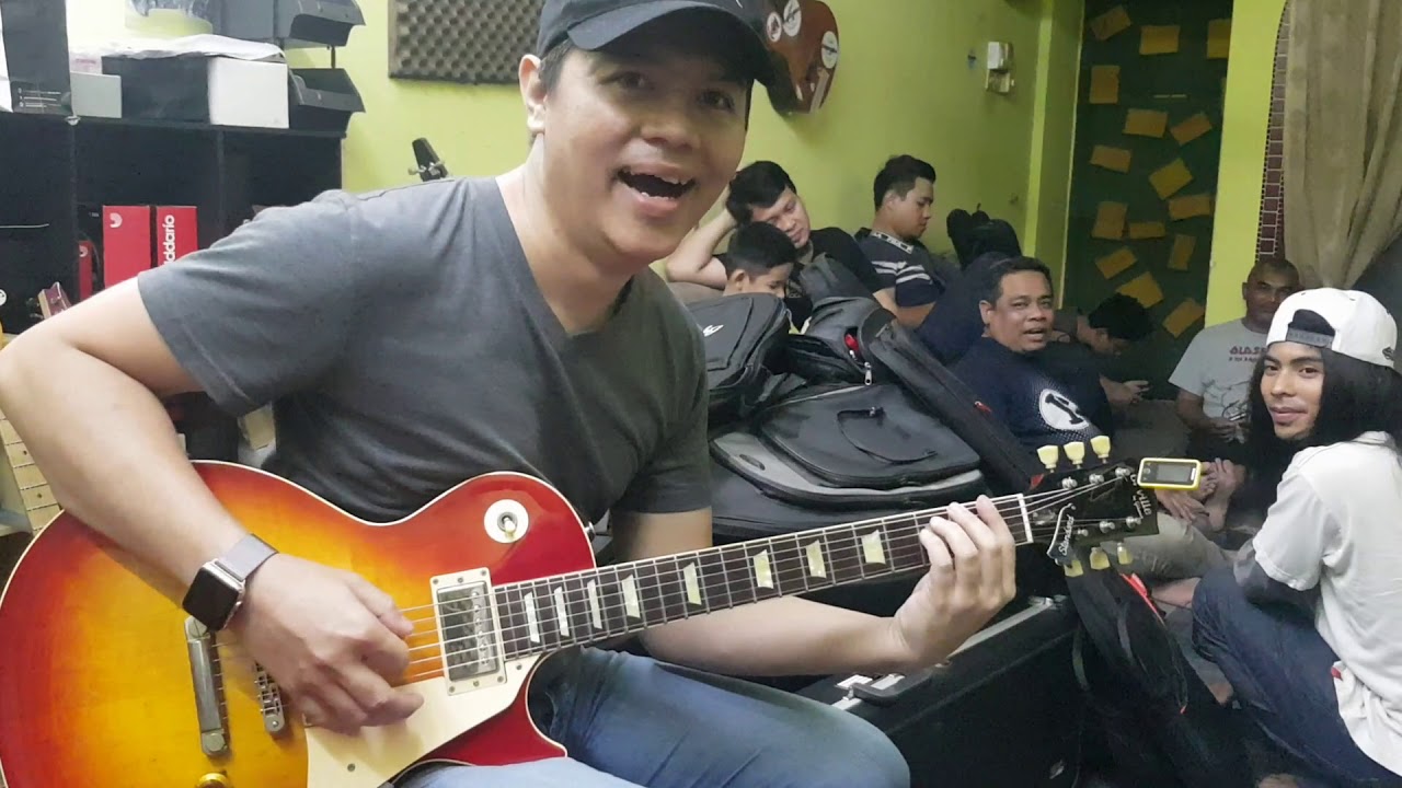 Menyesal kalau tak dengar gitaris gilaaa ni