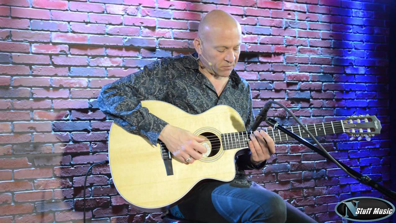 Акустическая гитара Taylor 214ce-N с нейлоновыми струнами