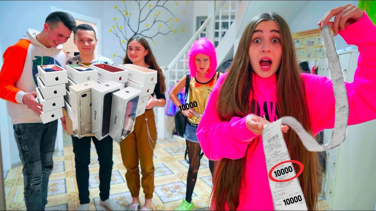 ДАЯНА КУПУВА IPHONES ЗА ВСИЧКИТЕ СИ ПРИЯТЕЛИ? 🤑 Харчим пари 24 часа!