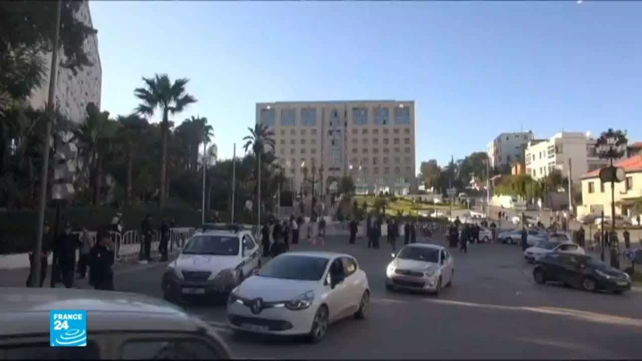 بوتفليقة يقيل مدير الأمن الوطني الجزائري