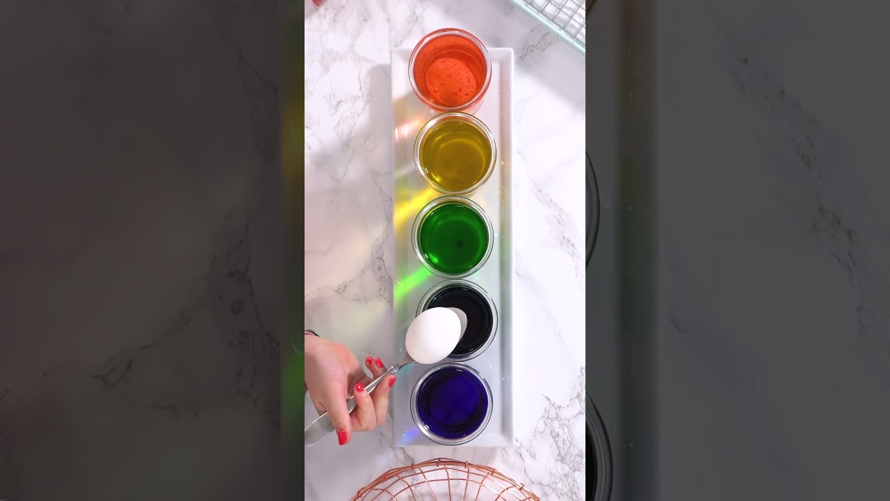 How to Dye Easter Eggs with Food Coloring &ndash; Easy DIY!
