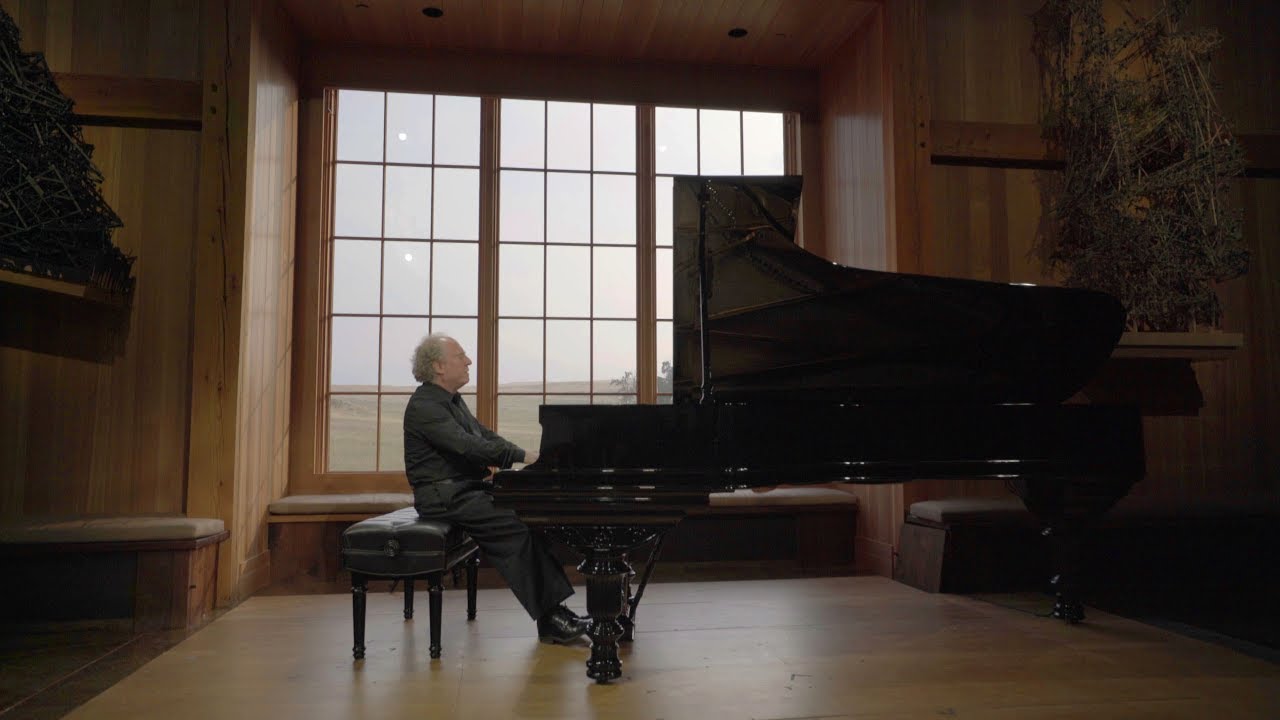 Jeffrey Kahane plays an improvisation on “America the Beautiful”
