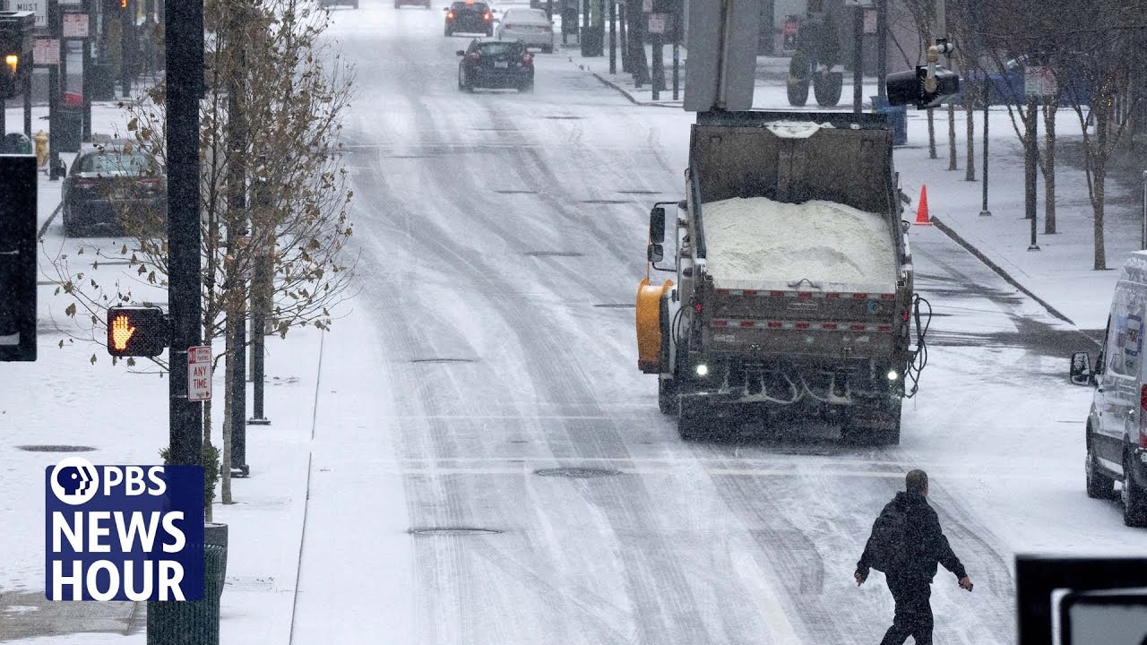 News Wrap: Winter storm slams Mid-Atlantic states