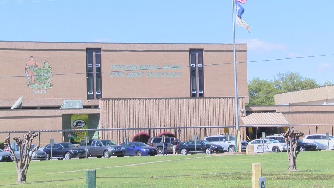 2 facing charges after families fight at Green Oaks HS
