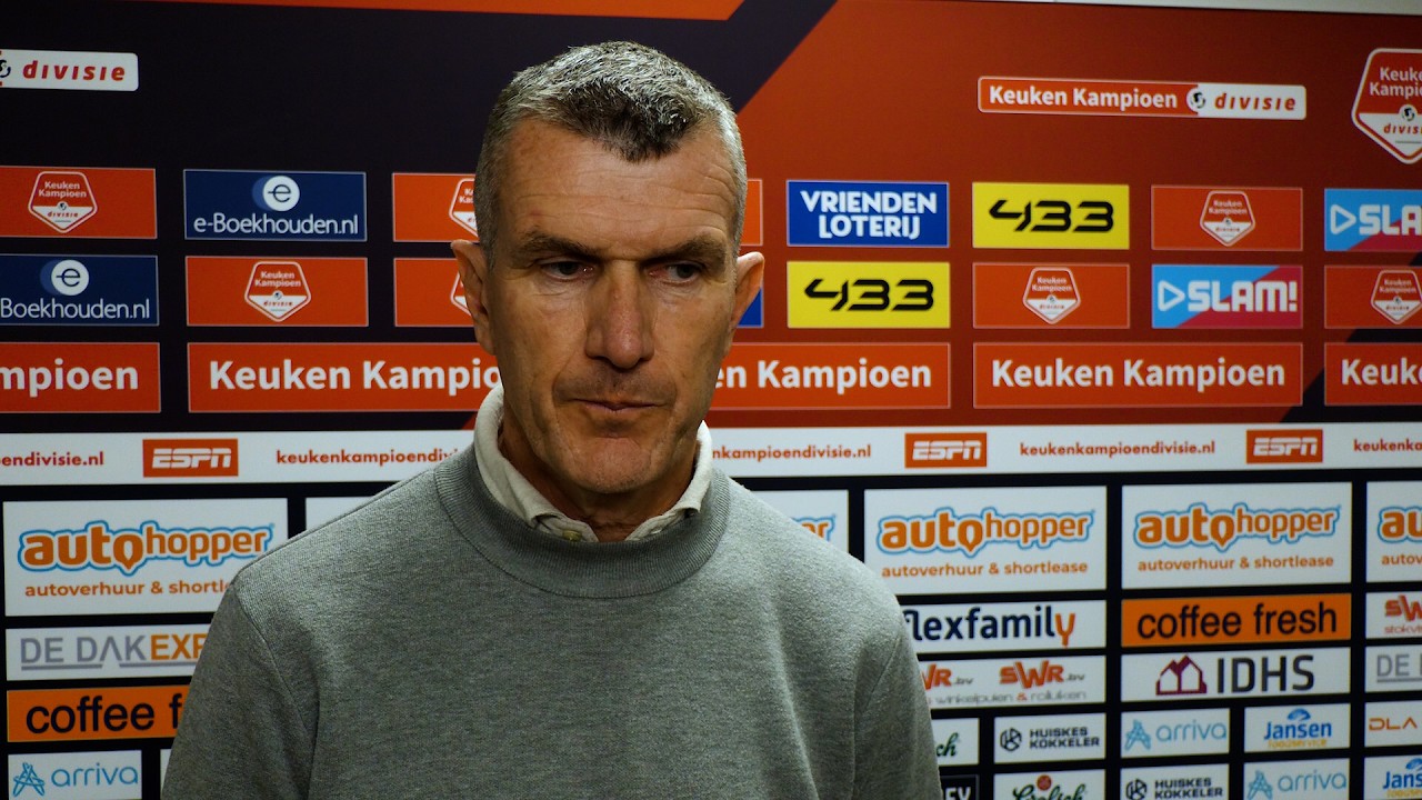 Marinus Dijkhuizen na De Graafschap-Vitesse: ‘Pijnlijk juist in deze wedstrijd’