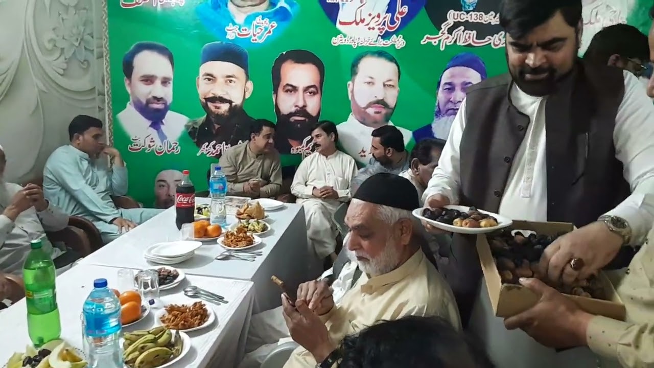 صوبائی وزیر ملک وحید کی طرف سے دوستوں کے عزاز میں افطار ڈنر کا اہتمام کیا گیا دفتر دورغہ والا میں 