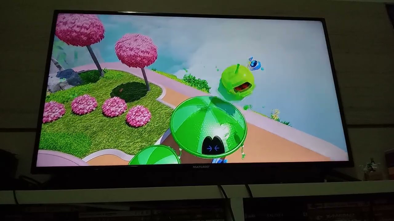 Jogando a primeira fase de astro bot
