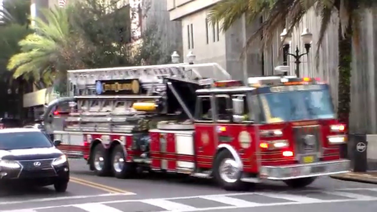 Orlando Fire Department Engine 101, Tower 1 and Heavy Rescue 1 Responding