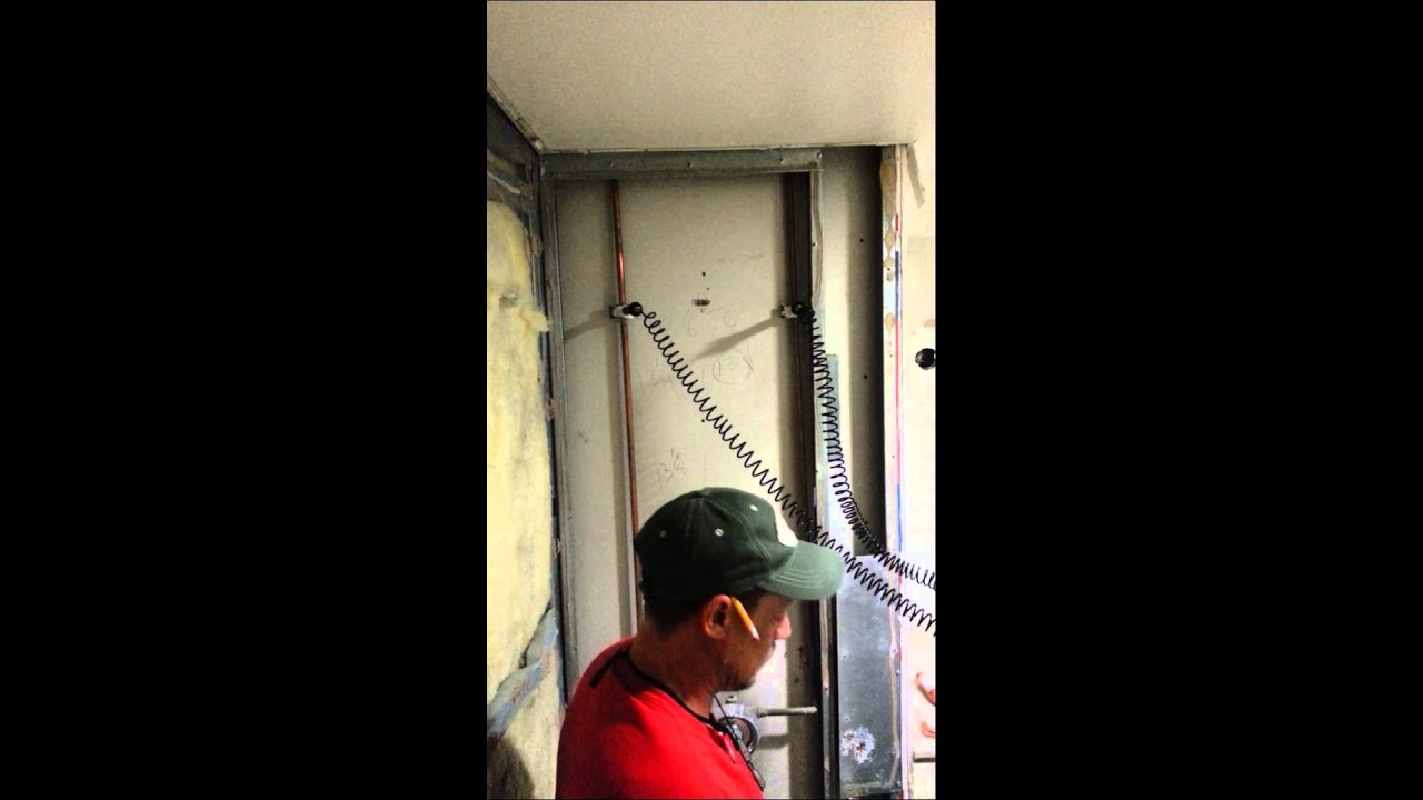 Cold shot freeze live water pipes.