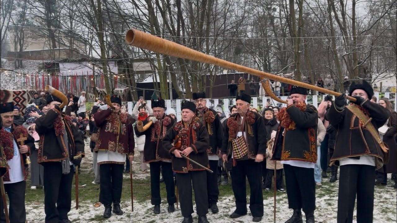 Жива гуцульська коляда з Криворівні: справжній звук Карпат #львівяквінє #lvivskijbatyar #різдво