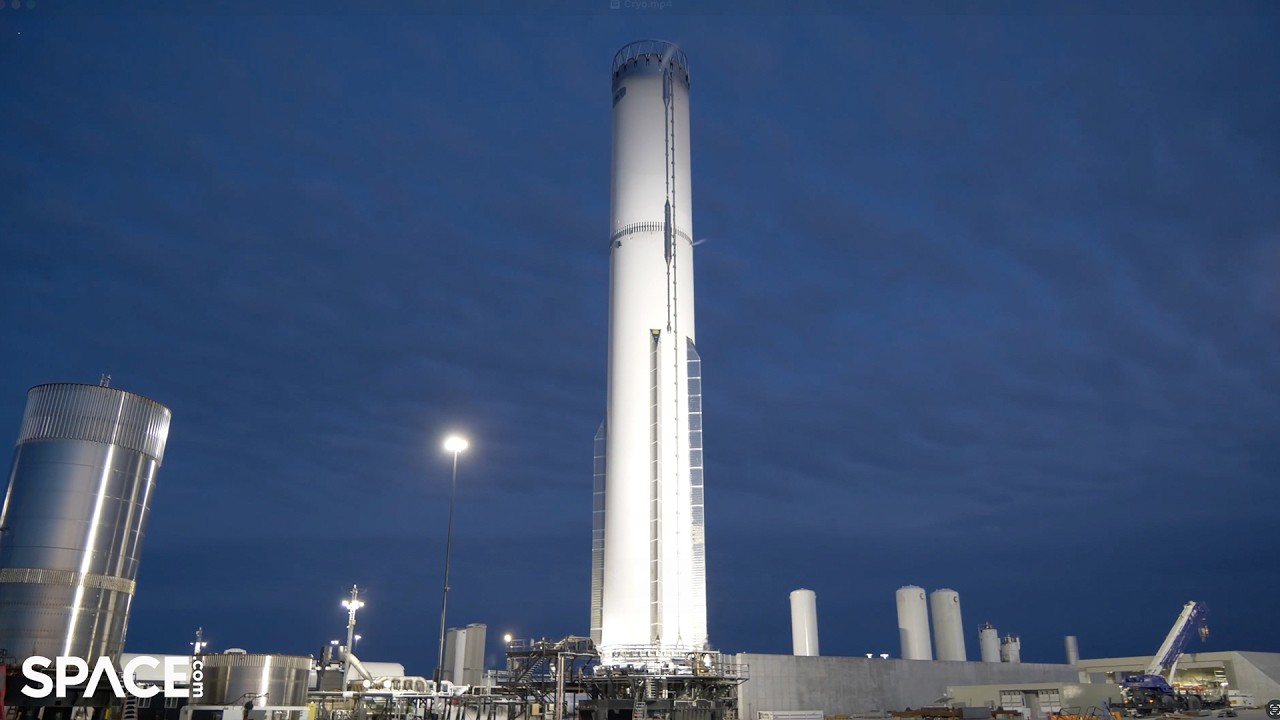 SpaceX Starship V3 booster gets frosty in cryoproof testing time-lapse