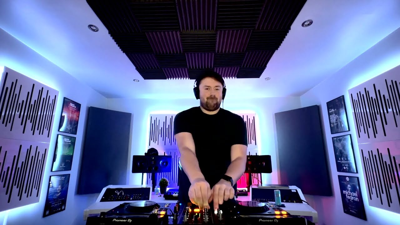 Feature Radio 061 with Michael Fearon