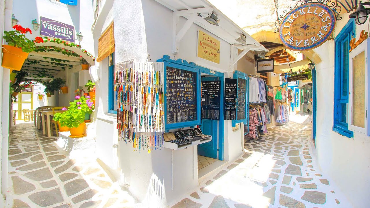 Naxos (Chora) town evening walk