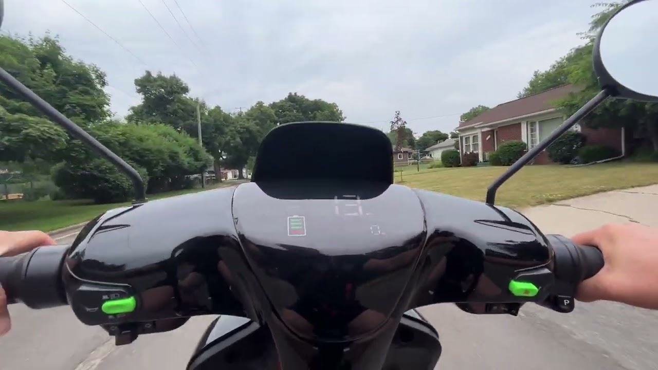 What it&rsquo;s like to ride the SWFT MAXX E-Moped - (electric silence motor)