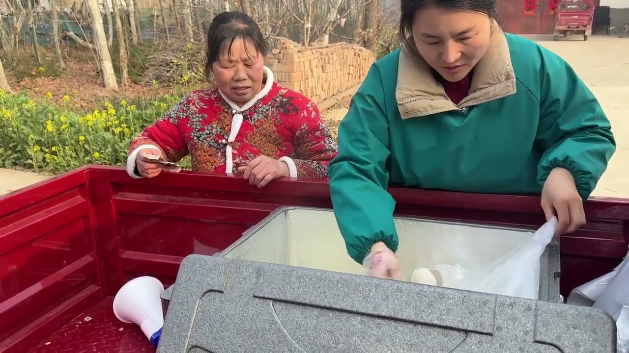 今天卖完一百多个包子，爸妈很高兴、回到家喝妈妈做的菜糊涂#河南姑娘在内蒙   #抖音