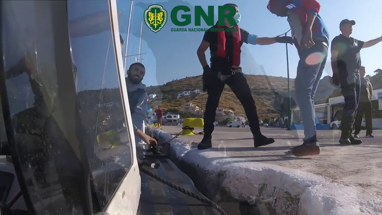 A Guarda(r) além fronteiras | GNR resgata 39 migrantes no Mar Egeu