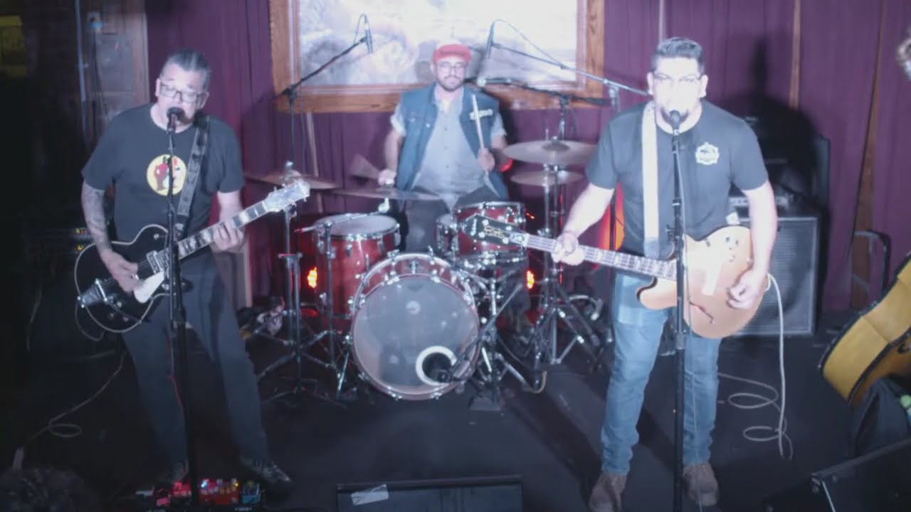 The Rocketz   live at The Redwood Bar