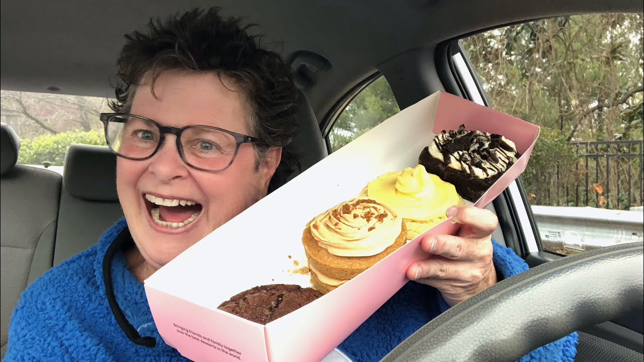 CRUMBL COOKIES (& CAKES) REVIEW!  ~🍫Toffee, Biscoff Cake, Pineapple Whip, Cookies & Cream Brownie