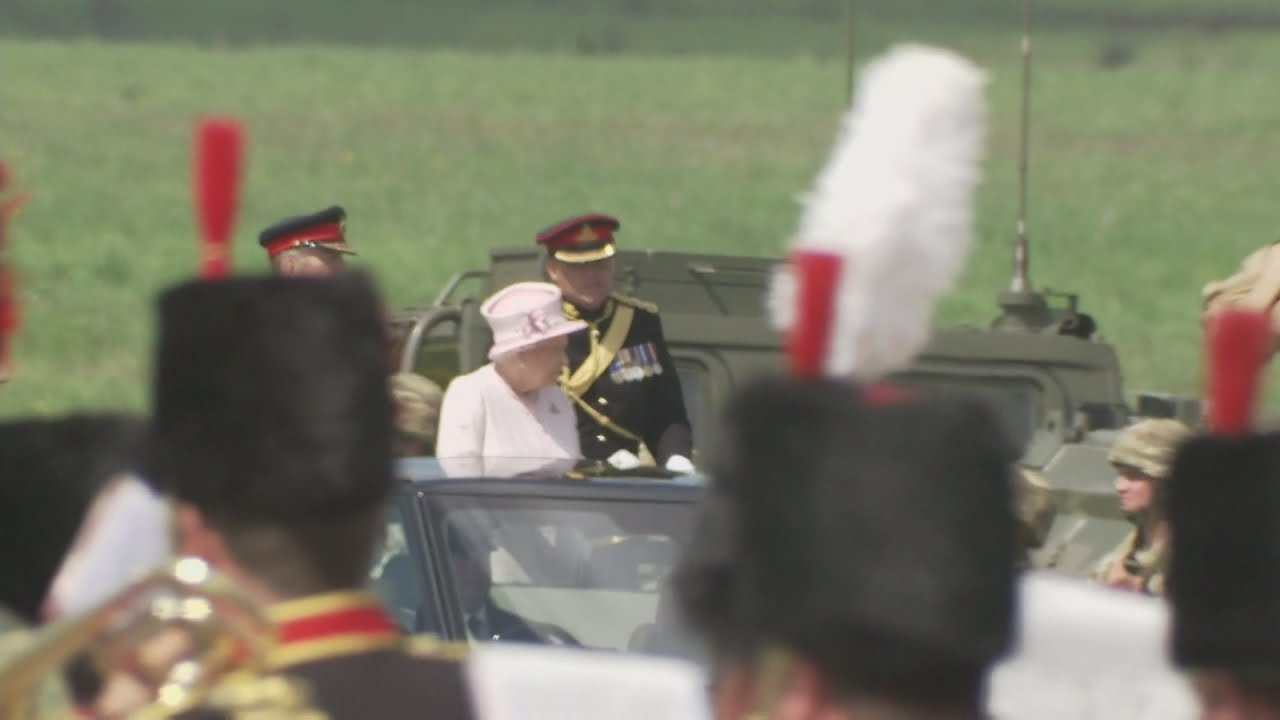 Queen celebrates Royal Artillery's 300th anniversary