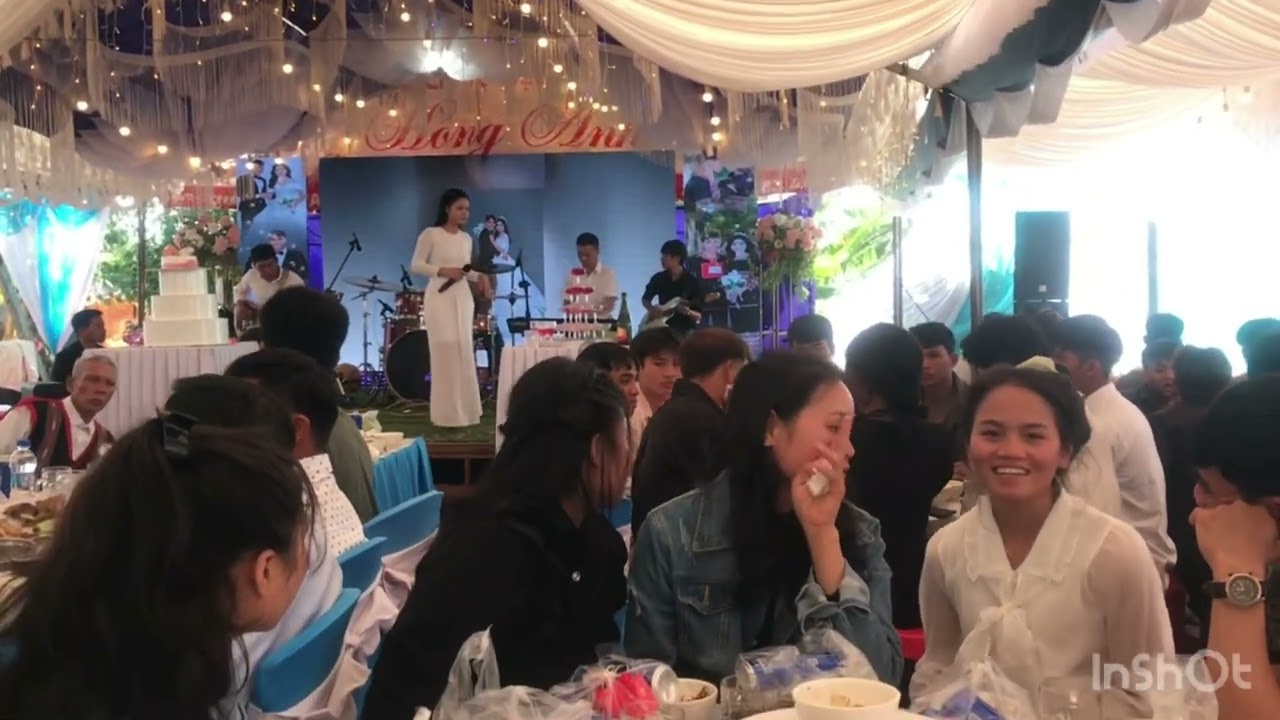 Ca sĩ mơ ly hát rất là hay quá , đám cưới em Rơ MAH Nim 2024 .)