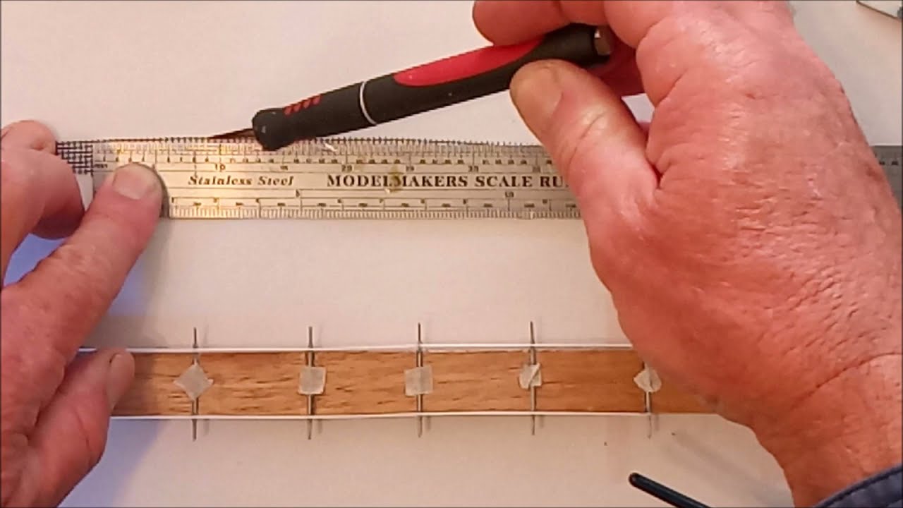 Fence Build : Piecing together the Walthers Chain Link Fence and adding barbed wire