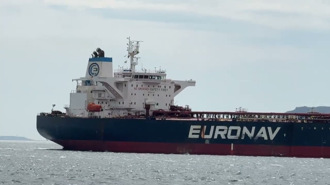 JAG LAADKI (ex SOFIA) Rohöl Tanker in der Meerenge der Dardanellen (Türkei)
