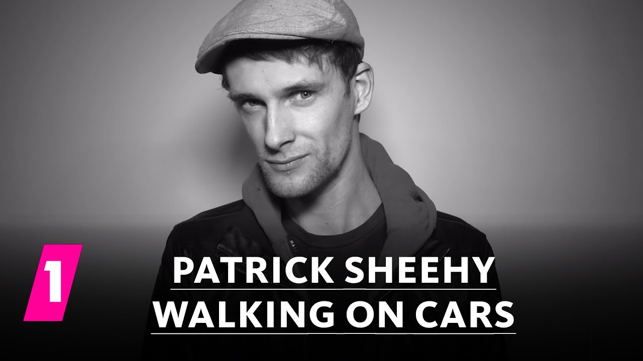 Patrick Sheehy von Walking On Cars im 1LIVE Fragenhagel | 1LIVE (mit Untertiteln)