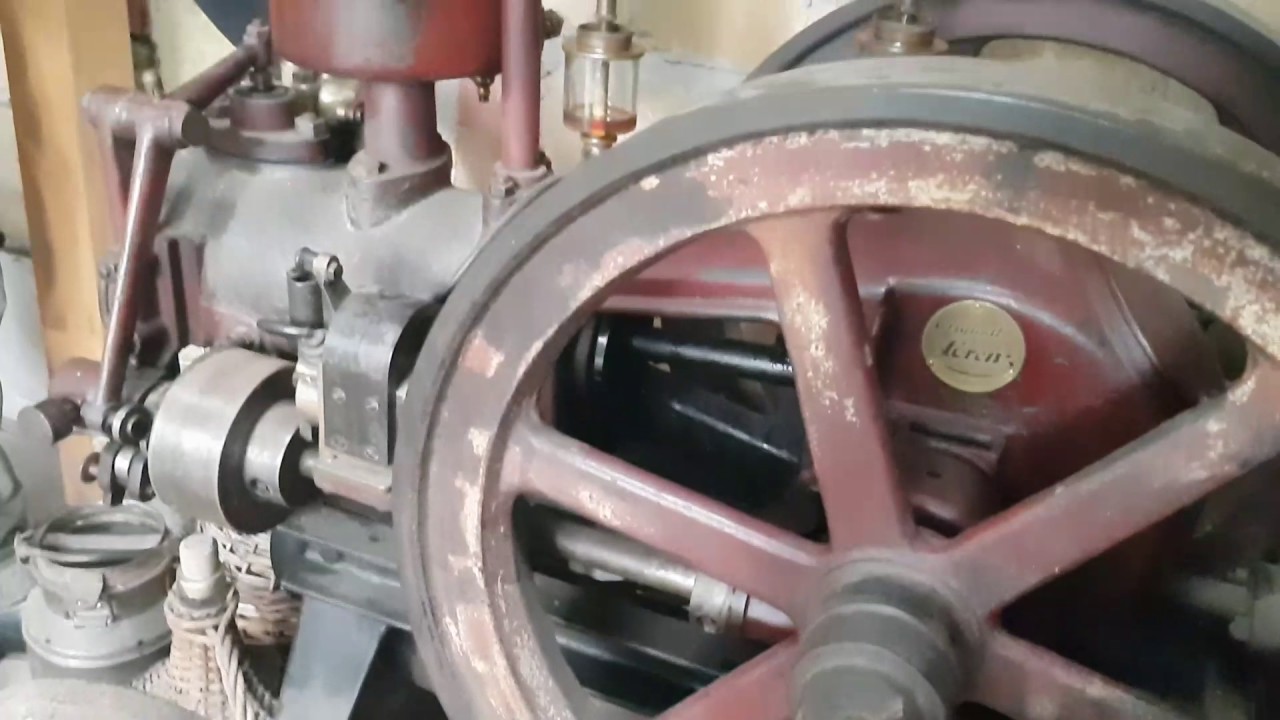 Stabilní motor r.v. 1900-1920