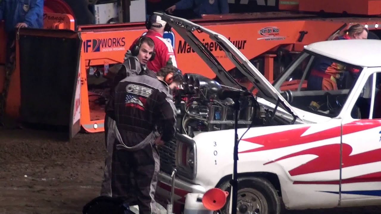 Indoor Tractor Pulling IJsselhallen Zwolle 2015  Two Wheel Drives