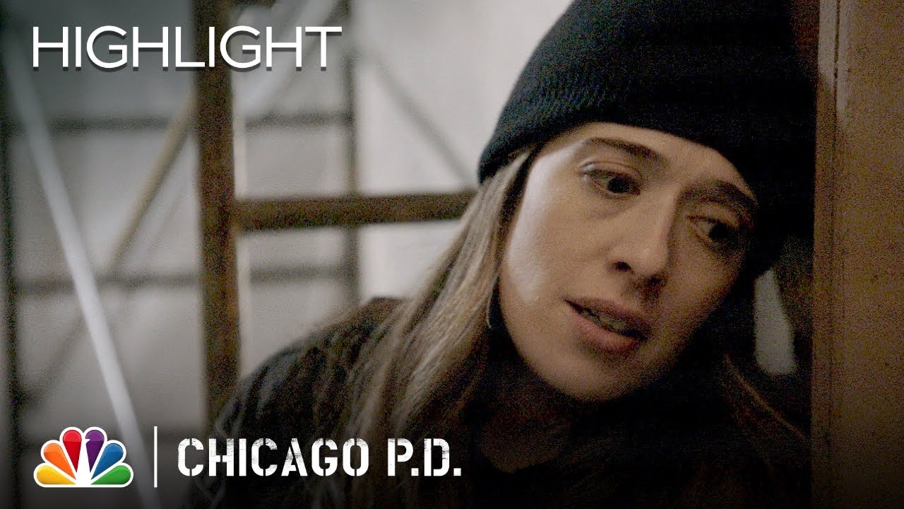 Burgess Gets Distracted While Chasing a Criminal - Chicago PD