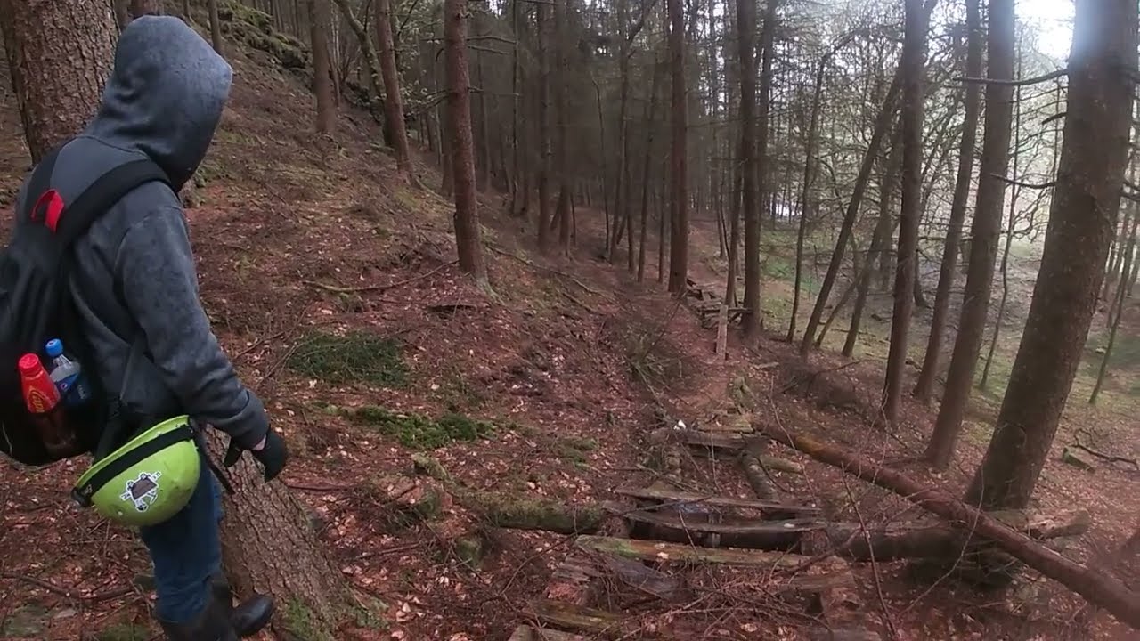 #Mines #Explore A Walk in the Woods trying to find an old Fireclay Mine