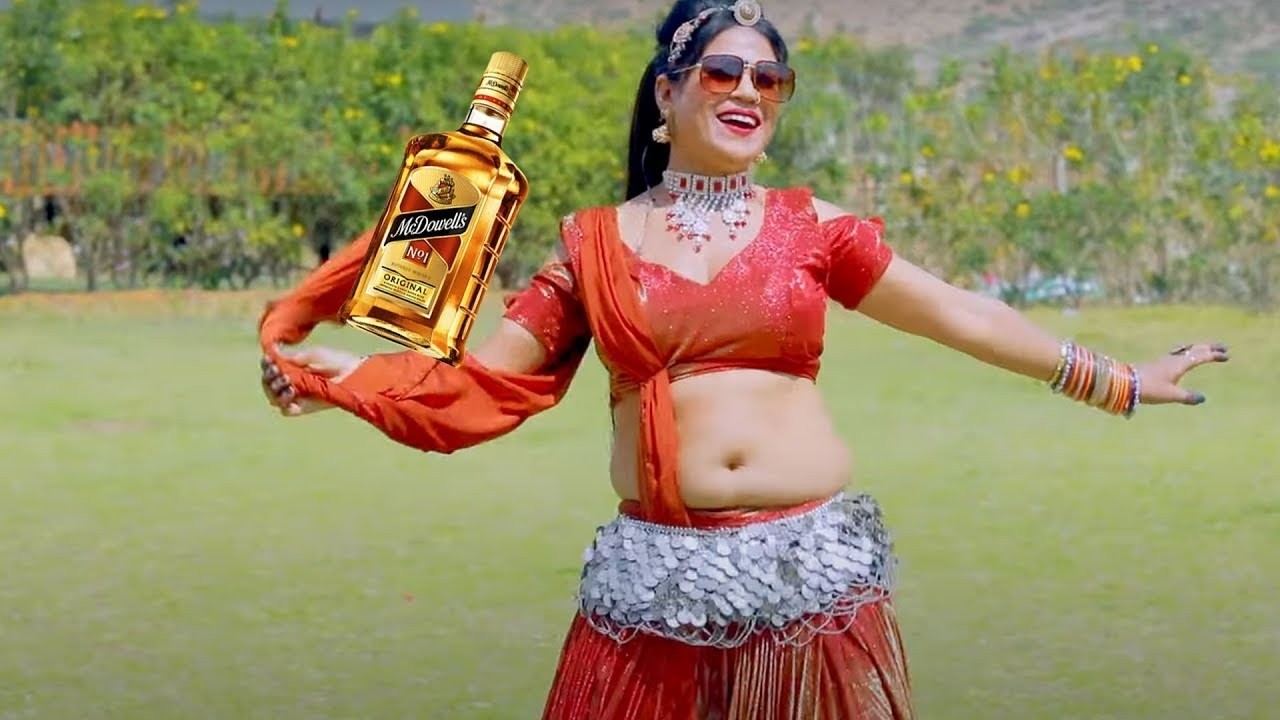 वायरल हो गया है ये गाना - इस डांसर ने अच्छे अच्छे का पानी निकाल दिया , डांस देखते ही आपका मूड बन जा