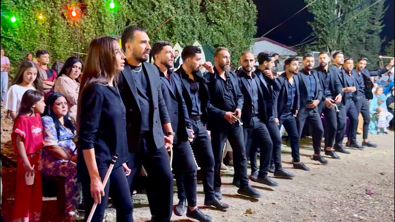 شاهد قوة الفتاة اللبنانية🇱🇧 وعمالقة الدبكة😳بأقوى عرض واكثر من الفين شخص الحضور😳Best Dabke song Ever