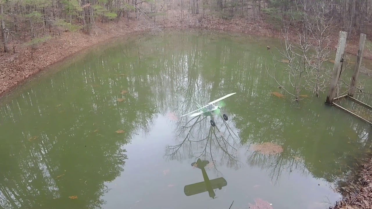 Multiplex Funnycub backyard adventure (bush flying)