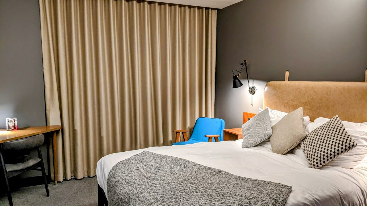 inside The Gate Hotel London - Studio Room 18th floor. Aparthotel Ensuite Apartment living