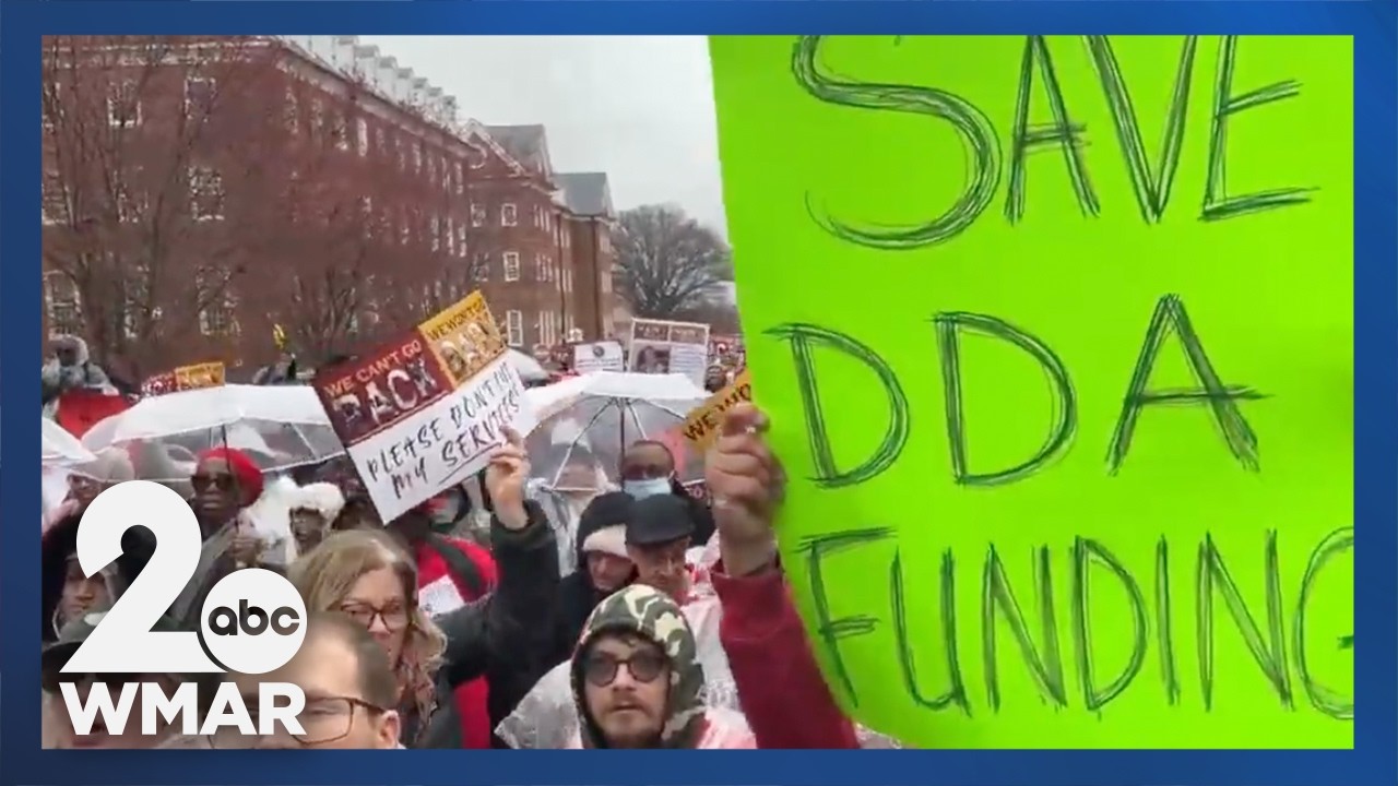 Сообщество инвалидов штата Мэриленд проводит митинг в поддержку законодателей, чтобы предотвратит...