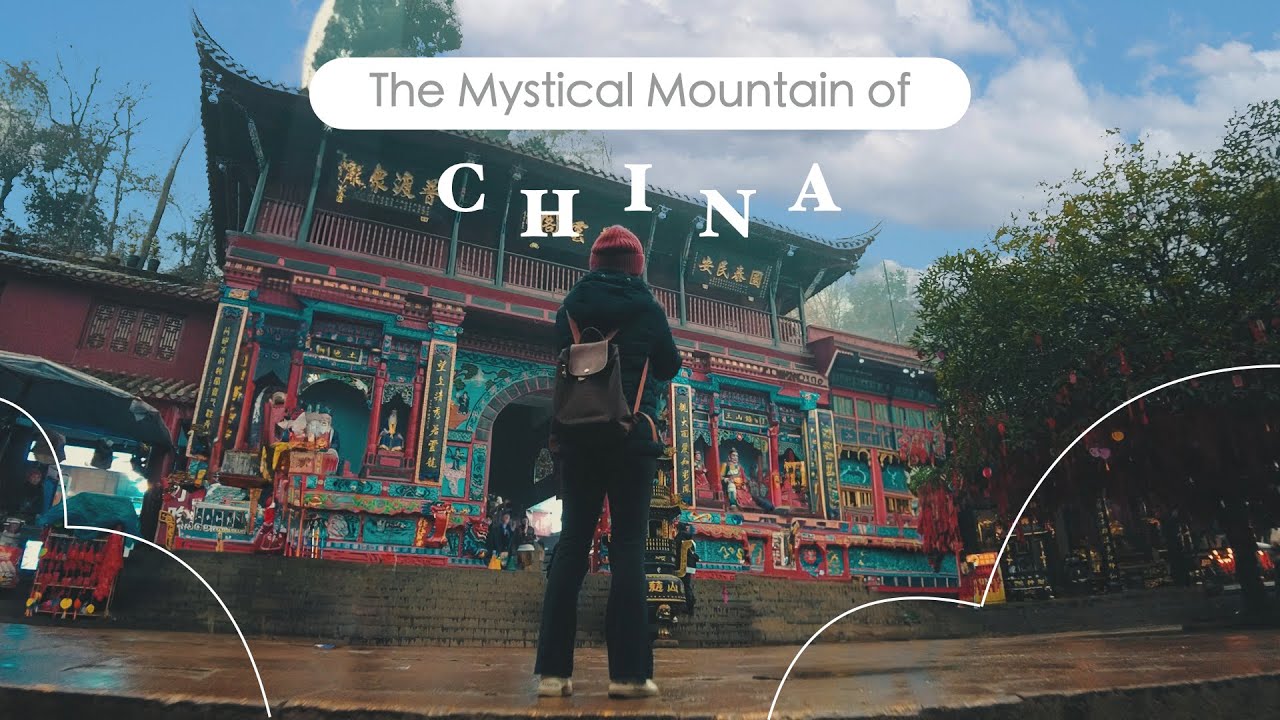 SECRET Mountain in CHINA | Chengdu Day 3 | Fiery hotpot, night stroll | 成都 vlog: 青城山