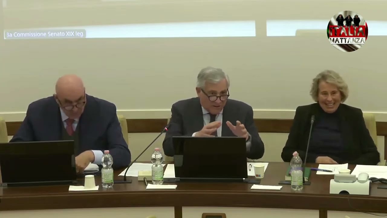 Sclero in diretta dell'inadeguato Tajani con le sue 
