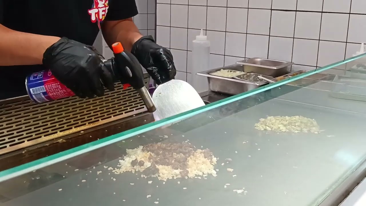 LIVE cooking fried rice in a certain Restaurant in Lucky Chinatown Mall